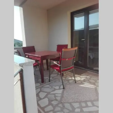 One Bedroom With Two Terraces In An Orchard * Mrljane