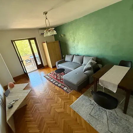 One Bedroom With Two Terraces In An Orchard Apartamento Mrljane