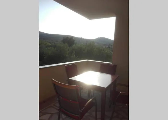 One Bedroom With Two Terraces In An Orchard * Mrljane